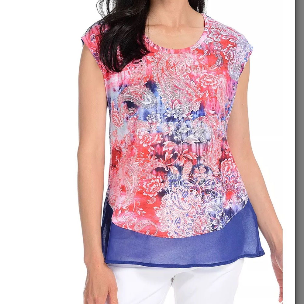 Women’s One World Patriotic Top‎